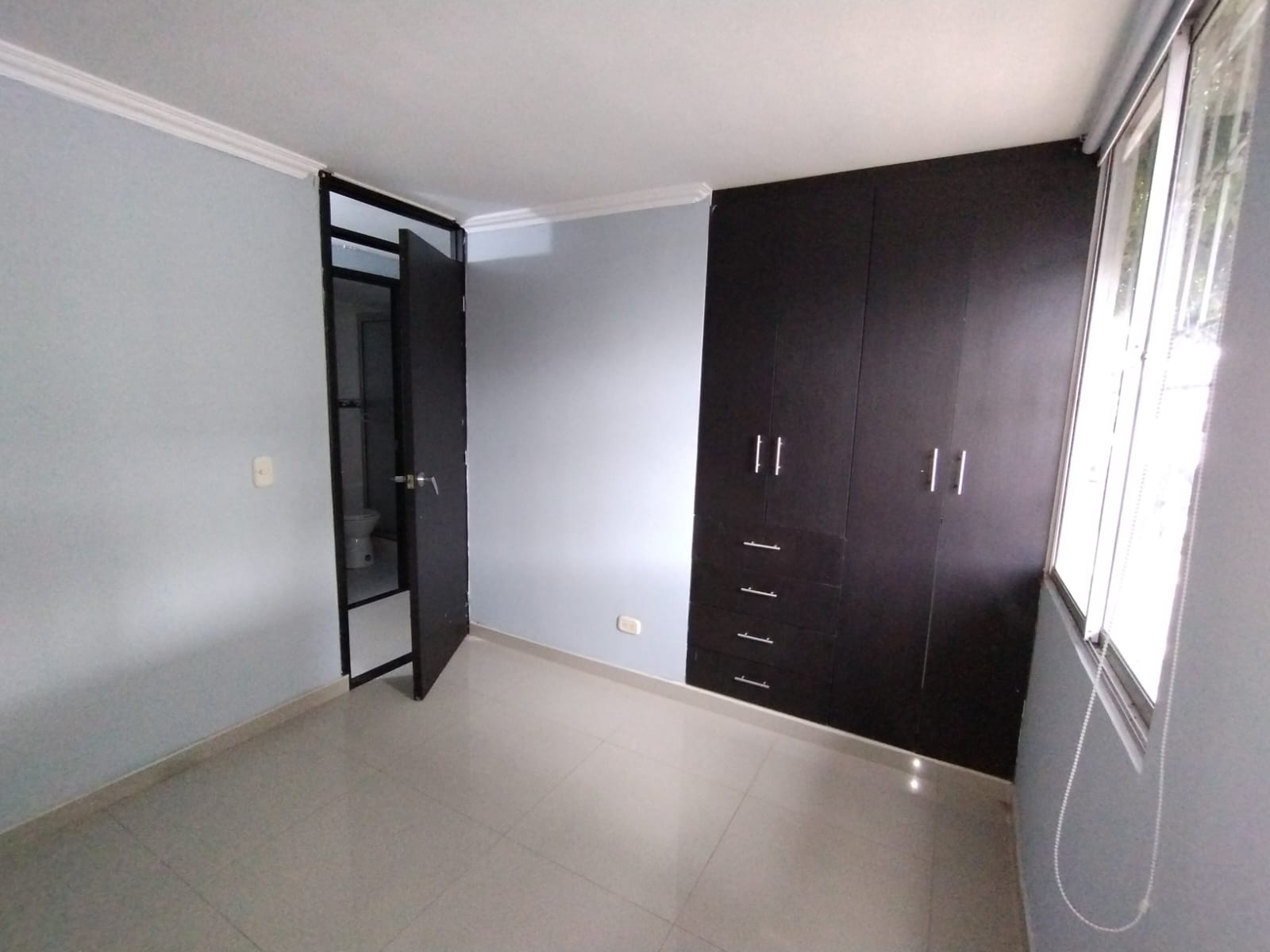 ARRIENDO APARTAMENTO DE TRES HABITACIONES
